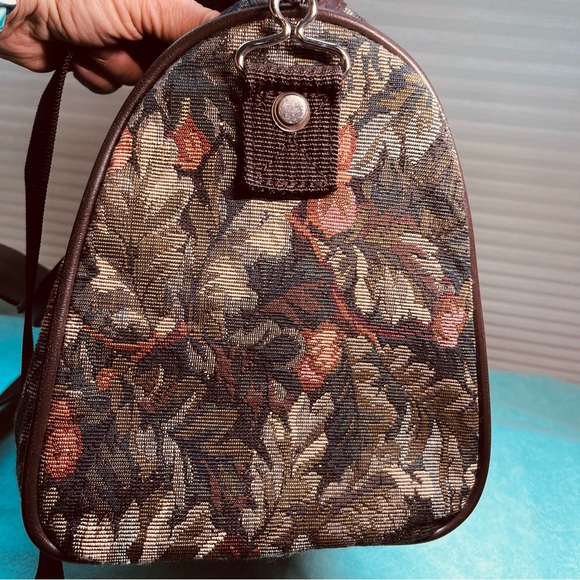 Final Price - VTG Carry-On: Makeup, Overnight, Gym, Hobby, Craft bag or handbag - Picture 4 of 16